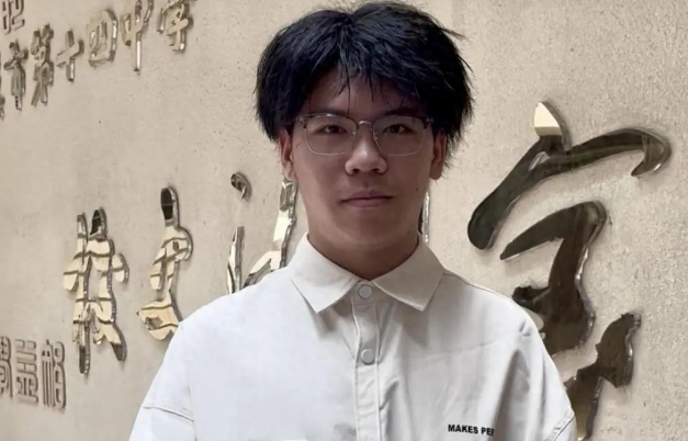 坐爸爸外卖车长大的男孩，考了623分