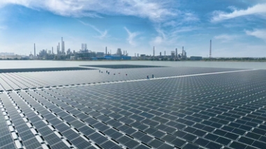 中石化建成全国首个全海水环境漂浮式光伏项目，开启海洋光伏新纪元